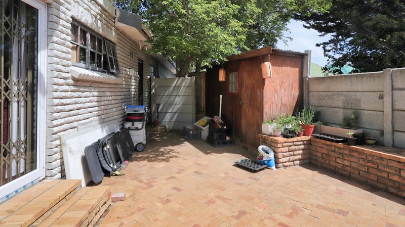 4 Bedroom Property for Sale in Somerset West Western Cape
